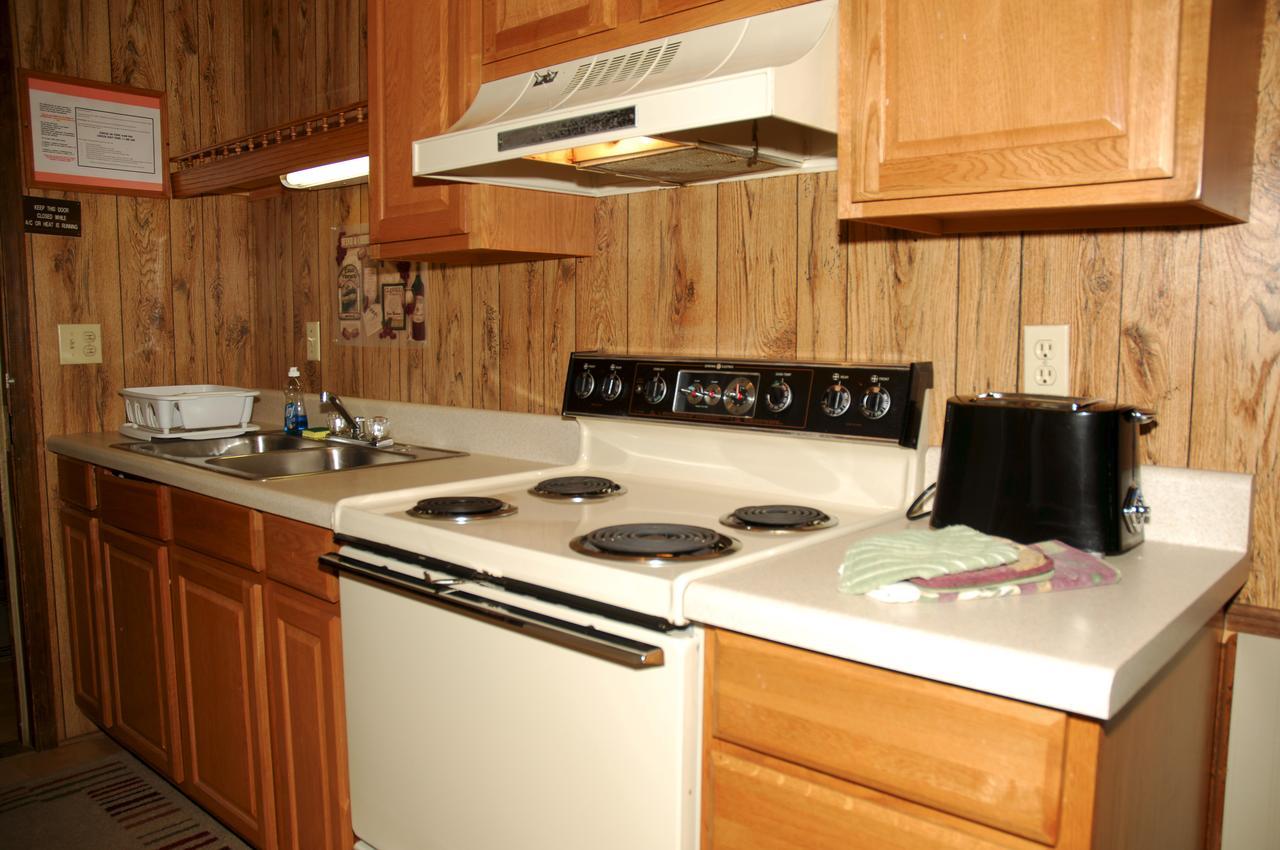 Carolina Landing Camping Resort Deluxe Cabin 4 Fair Play Екстериор снимка